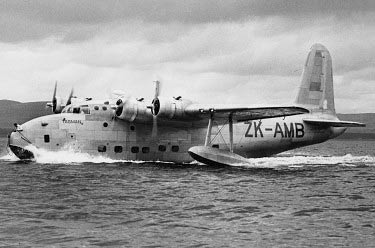 ZK-AMB Taxiing