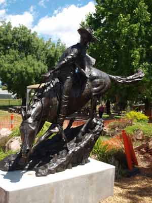 Man from Snowy River stature