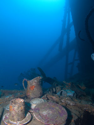 The stuff at the entrance to Hold 2
