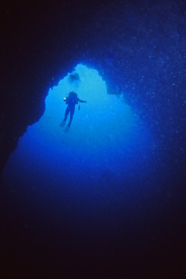 Taravana Cave