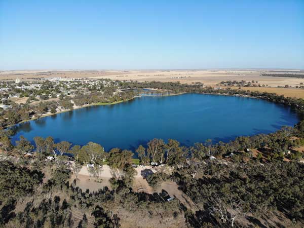 Lake Lascelles